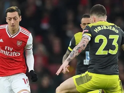 Unai Emery cũng phải 'chào thua' trước hàng phòng ngự của... Arsenal