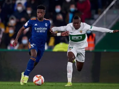 Fernandes sút như nã đạn, Man Utd trả đủ 'món nợ' trước Istanbul Basaksehir