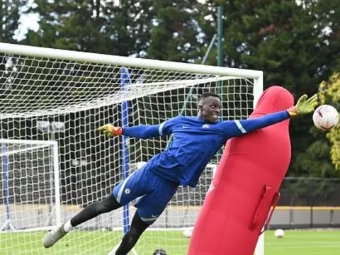 Xác nhận! Solskjaer lật kèo, M.U gây choáng cho Van de Beek