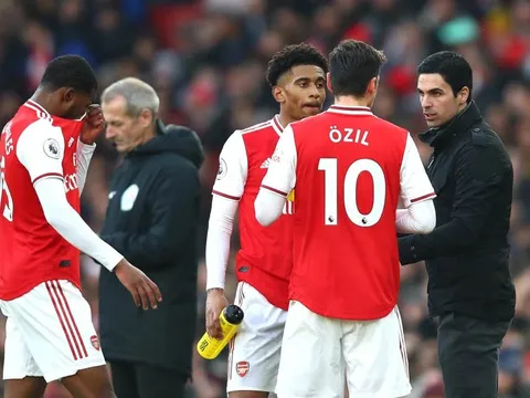 Đàm phán thuận lợi, Newcastle tiến gần đến họng pháo Arsenal