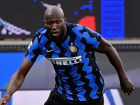 "Lukaku đáng sợ ngay cả khi ở trên TV"