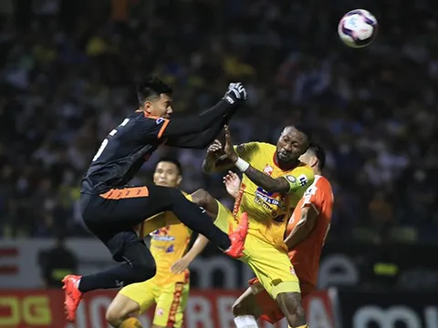 Jamie Carragher: 'Everton xứng đáng rớt hạng với bộ tứ này'