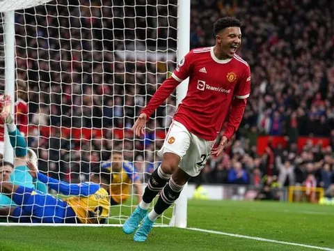 Arsenal ra mắt mẫu áo đấu thứ 3 màu hồng