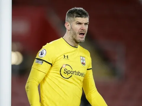 Phản ứng của Del Piero khi Juventus để Pirlo ngồi 'ghế nóng'