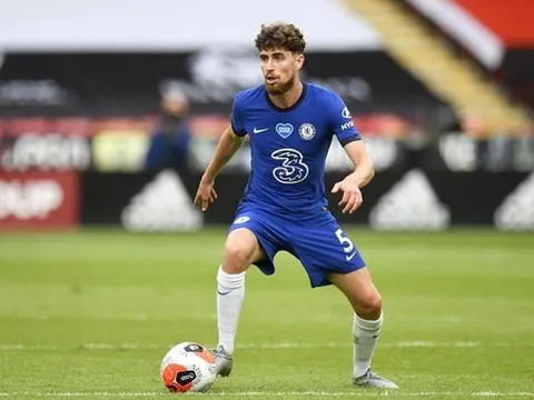 Những cô đào sắc nước hương trời của 3 tân binh Arsenal