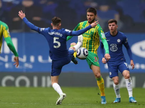 Joe Cole: "Lần đầu tiên tôi thấy Jorginho làm điều đó"