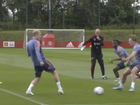 Trợ lý Man Utd liên tục tán thưởng "người bị lãng quên"