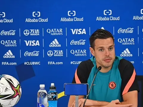 Các cầu thủ Chelsea mất ngủ vì tưởng bị tấn công bằng tên lửa