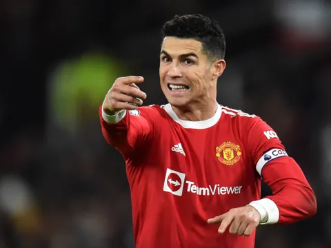 Mick Clegg: Ronaldo có thể trở thành HLV đẳng cấp, nên khởi đầu ở M.U