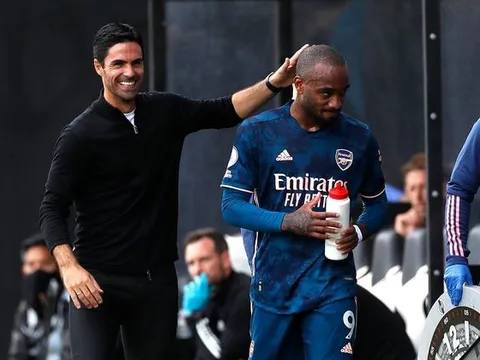 Bom tấn ghi bàn, Man Utd vẫn ôm hận ở Old Trafford