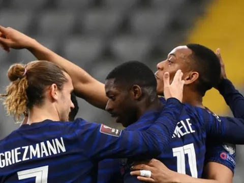 Van Nistelrooy: "Hỏi về cậu ấy ở PSG, tôi chỉ nghe những điều tốt đẹp"