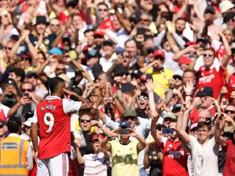 "Fan Arsenal giờ đã thấy một người hùng"