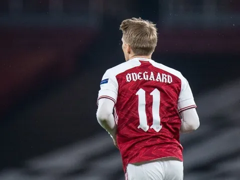 "Arsenal không nên để Odegaard ra sân"