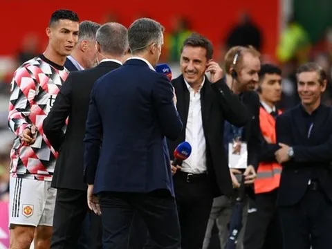 Phản ứng của Ronaldo với Roy Keane khi phải ngồi dự bị