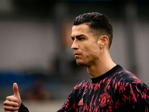 Nhìn Bruno, Rashford, Sancho, Chelsea đã biết làm gì với Ronaldo