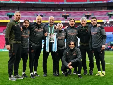 Vô địch League Cup, Pep cảm ơn 1 người