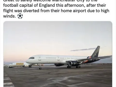 Chào đón Man City, admin sân bay Liverpool gửi lời nhắn hài hước