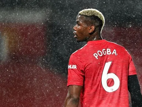 Jamie Carragher nói lời đau lòng về bộ đôi tiền vệ của Man United