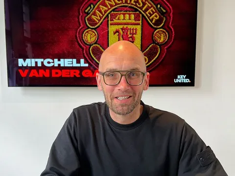 Van der Gaag sẽ giải quyết vấn đề lớn nhất trong phòng thay đồ M.U