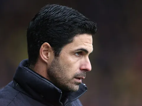 HLV mới của M.U vấp phải vấn đề tương tự Arteta tại Arsenal