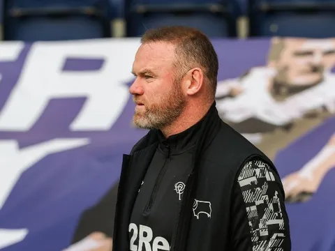 Sau Saka, Wayne Rooney đã cho Arsenal thấy bản hợp đồng kế tiếp