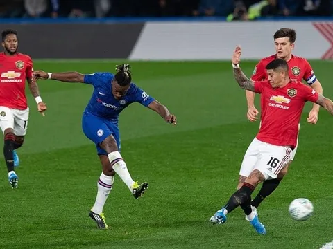 Cận cảnh Batshuayi biến 3 trung vệ MU thành 3 "gã hề" xấu hổ
