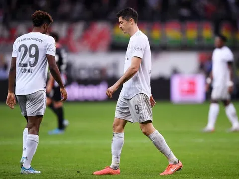 Boateng 'ăn' thẻ đỏ, Bayern Munich nhận trận thua lịch sử