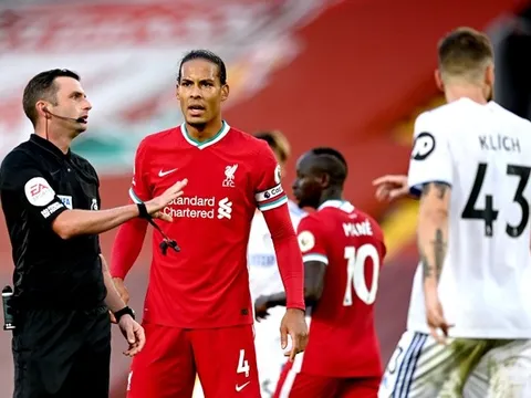 'Làm ơn đừng so sánh Van Dijk với 2 huyền thoại đó'