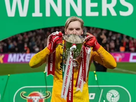 Klopp xác định tương lai người hùng Liverpool sau trận Chung kết Carabao Cup