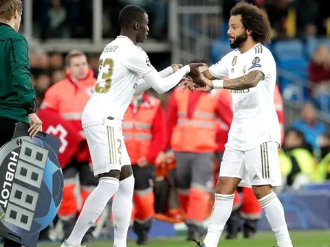M.U cử tuyển trạch viên theo sát báu vật của Unai Emery