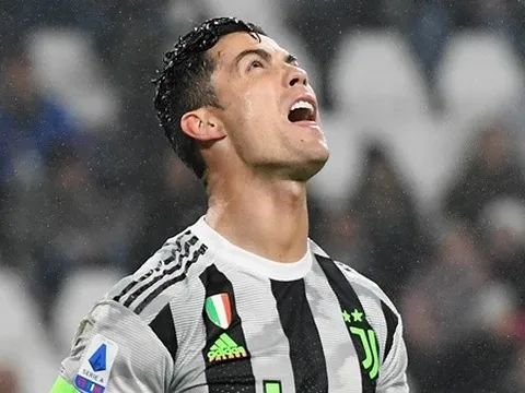 Vừa tỏa sáng cho đội tuyển, Ronaldo lại ngồi ngoài khi về Juventus
