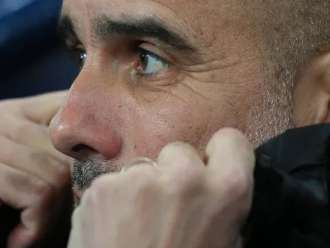 10 hình ảnh ấn tượng ở derby Manchester: Ole tươi rói; Pep lo sợ