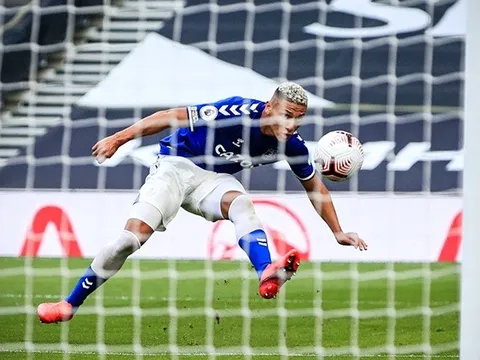 10 khoảnh khắc ấn tượng nhất vòng 1 EPL: Richarlison 'cosplay' Torres