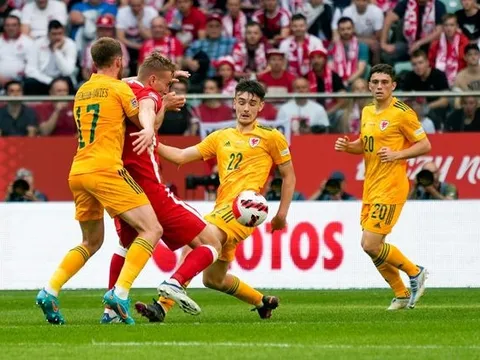 10 lần thu hồi bóng, tạo 2 cơ hội: Tiền vệ Man Utd tỏa sáng trước Ba Lan