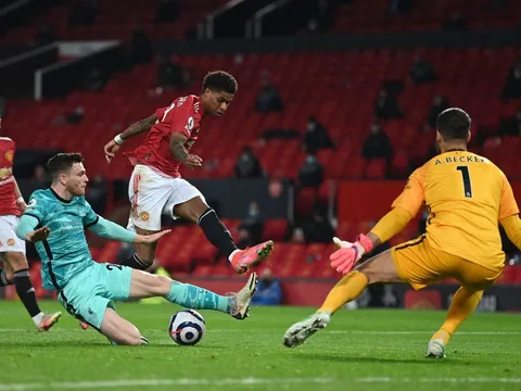 10 thống kê M.U 2-4 Liverpool: Tử huyệt của Quỷ đỏ; Kỷ lục đáng nể!