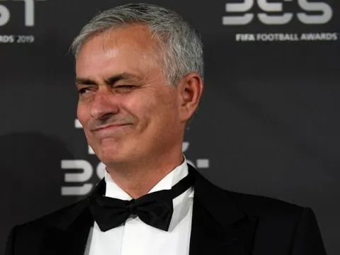 Bị Mourinho cám dỗ, Á quân Châu Âu làm điều phũ phàng với HLV