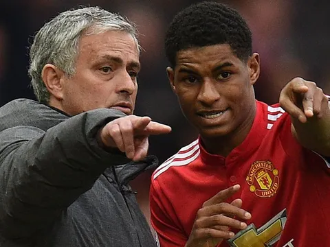 Mourinho đã đúng khi nói Rashford nên "đá cánh hoặc đá cặp"