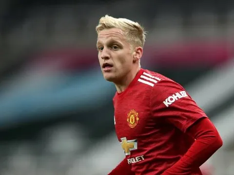 Không phải M.U, thầy cũ chỉ ra CLB phù hợp với Van de Beek