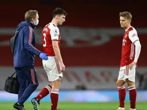 Tierney chế giễu mức lương của Odegaard