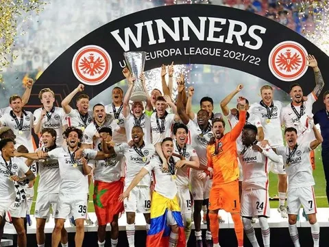 Eintracht Frankfurt tái lập kỳ tích của Chelsea khi vô địch Europa League