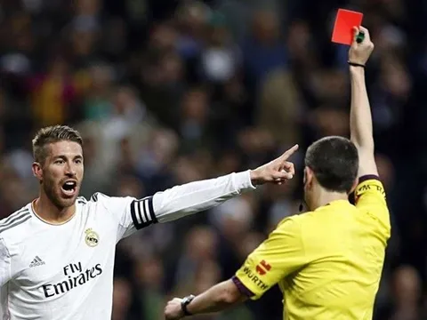 11 ngôi sao dính thẻ đỏ nhiều nhất thế kỷ 21: Ibrahimovic thứ 11, Ramos vô đối