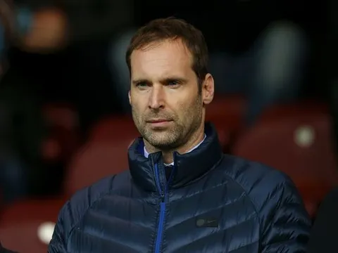 Petr Cech hy vọng Chelsea giành danh hiệu duy nhất còn thiếu