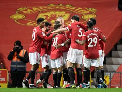 Man Utd bị "kéo trở lại mặt đất" sau chiến thắng trước West Ham