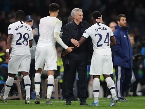 Quá ''khát'' danh hiệu, dàn sao Tottenham đồng lòng muốn Mourinho làm một điều