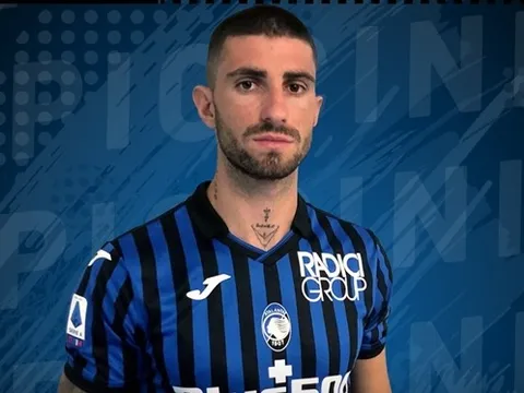 CHÍNH THỨC: "Khao khát của Arsenal" rời Valencia, trở về Italia thi đấu