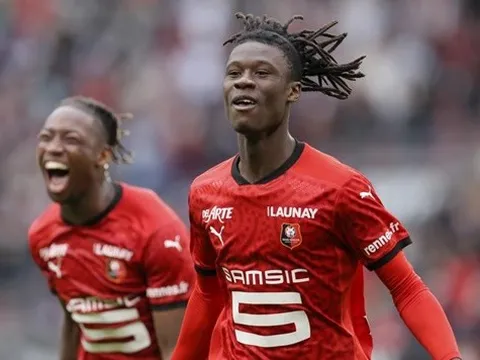 Từ Salah đến Ronaldo: Những "cú rocket" thần sầu khiến NHM sững sờ