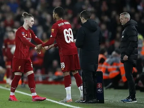 13/20 CLB phản đối, BTC Premier League bỏ luật thay 5 người/trận