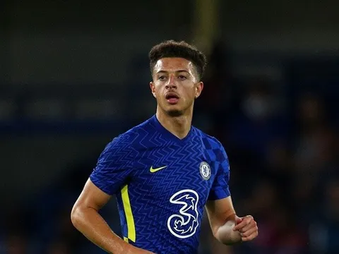 Ethan Ampadu phá vỡ im lặng về tương lai ở Chelsea