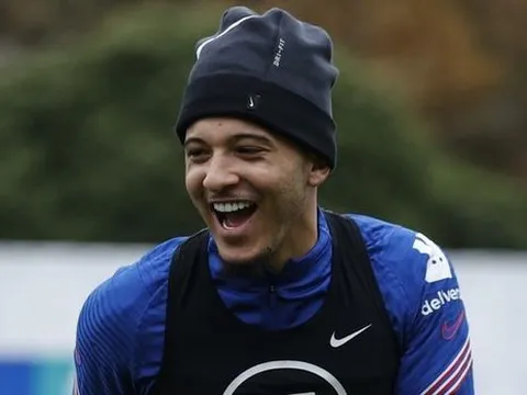 Jadon Sancho tới Man Utd khiến 7 cái tên "ngồi trên đống lửa"