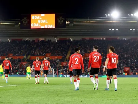 Ngả mũ trước Newcastle; Arsenal phá dớp